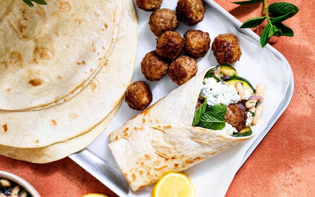 Griekse wraps met lamsballetjes