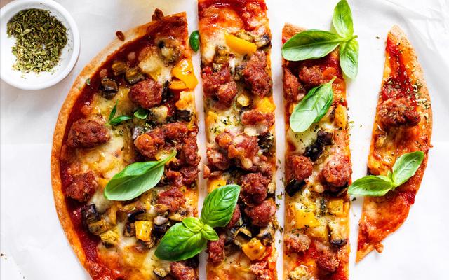 Wrappizza met venkelgehakt en aubergine