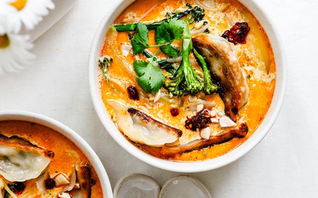 Snel soepje met bimi, sojascheuten en vegetarische gyoza