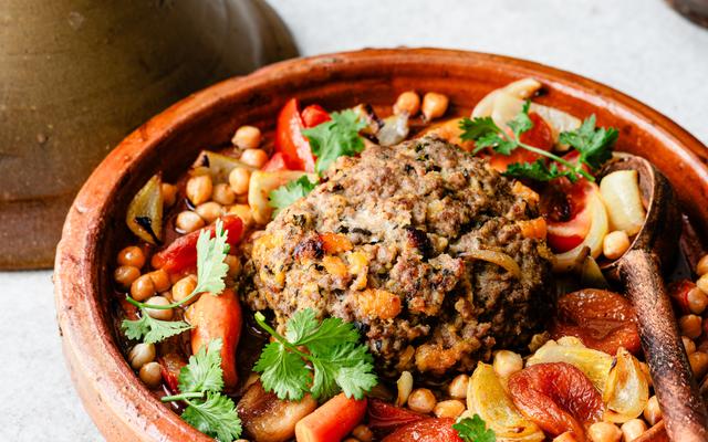 Gehaktbrood in tajinestijl met gedroogde abrikozen