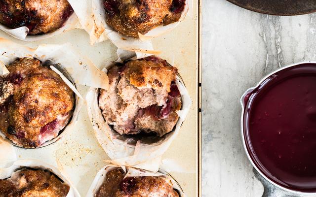 Gehaktbroodmuffins met krieken