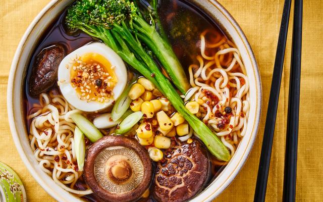 Miso ramen met zachtgekookt eitje