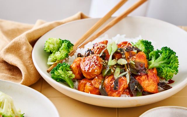 Sticky gochujangkip met rijst en broccoli