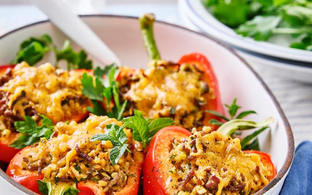Gevulde paprika's met gehakt en bloemkoolcouscous