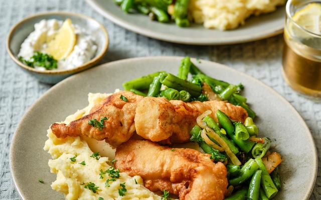 Pladijsreepjes in tempura met boontjes en aardappelpuree