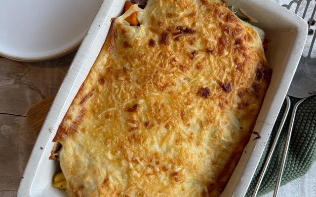 Ovenschotel met kant-en-klare ovengroenten, botfilet en kaassaus