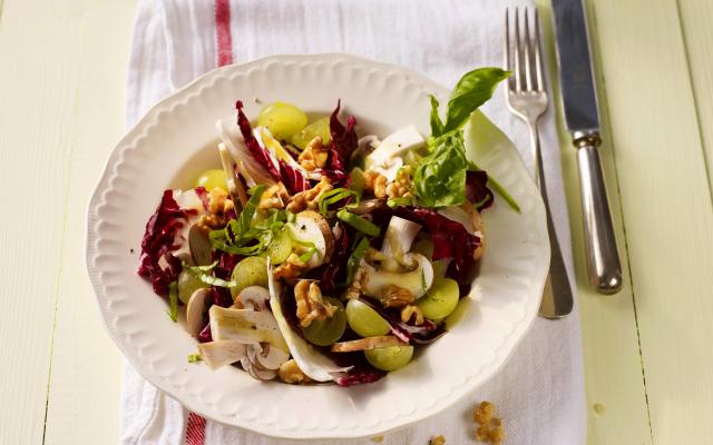 Salade van druiven, radicchio en champignons
