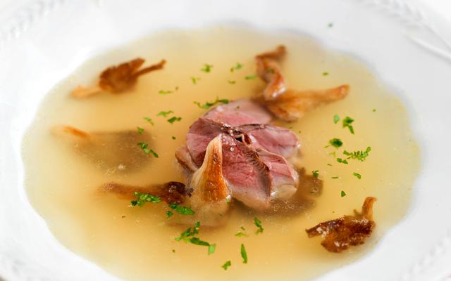 Consommé van duif