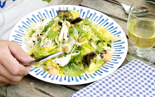 Salade met gegrilde inktvis
