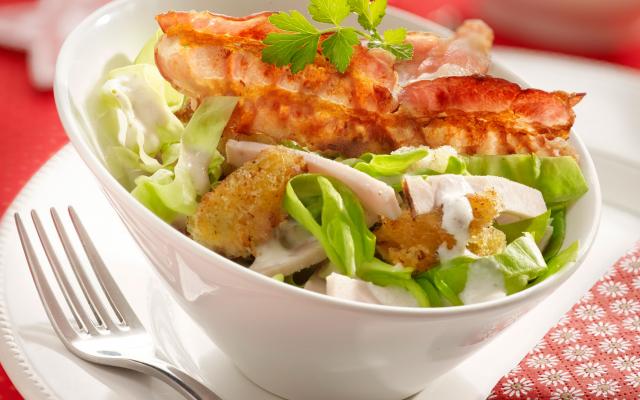 Salade met kalkoen en briedressing