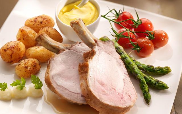 Iberico-ribstuk met bloemkoolcrème