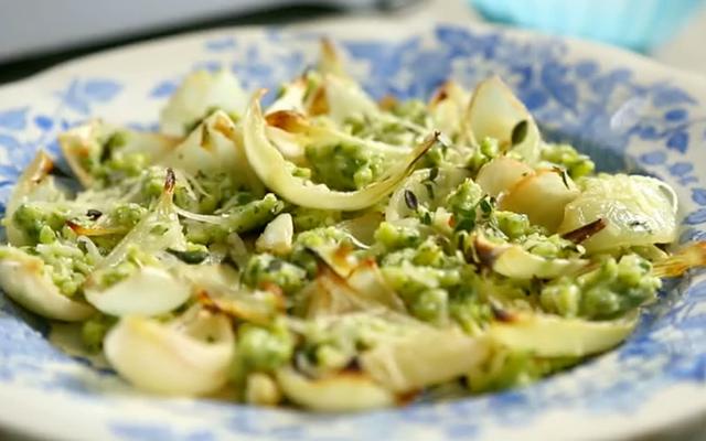 Spätzle met kaas en uienblaadjes