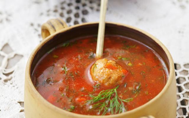 Soupe tomates-boulettes de haché