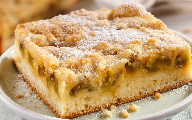 Rabarberkoek met amandelen