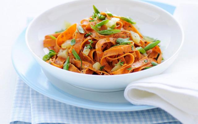 Tagliatelle met aardappelen en boontjes