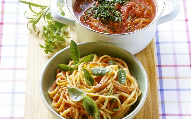 Spaghetti met tomatenroomsaus