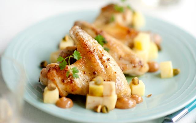 Vleugeltjes met appelcompote en rozijnencrème