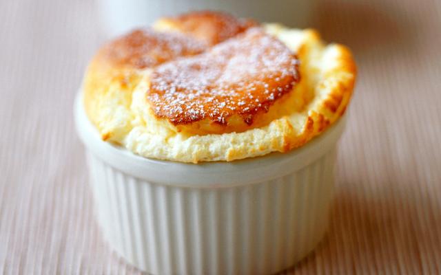 Zoete soufflé met kirsch