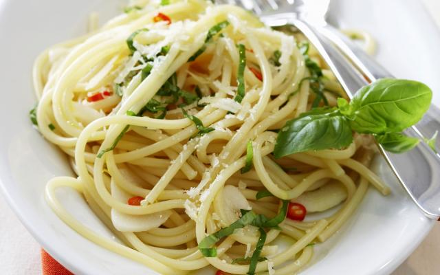 Spaghetti met knoflook en olijfolie