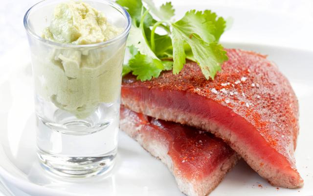 Tonijn met avocadocrème