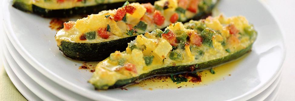 gevulde courgette met boontjes en spek - libelle lekker