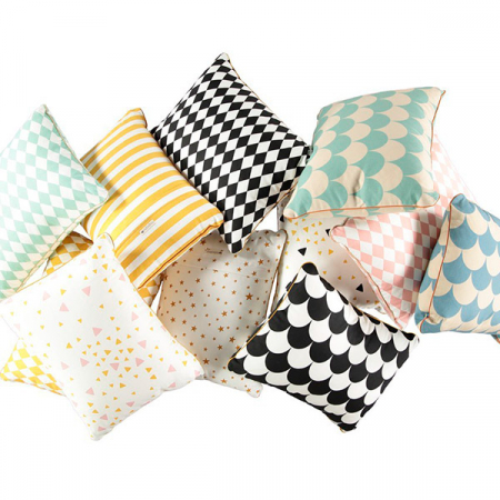 Coussin imprimé, 29,95 €