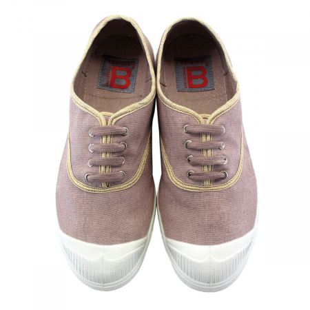Une paire de chaussures confortables