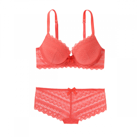 7 culottes et 2 soutiens-gorge