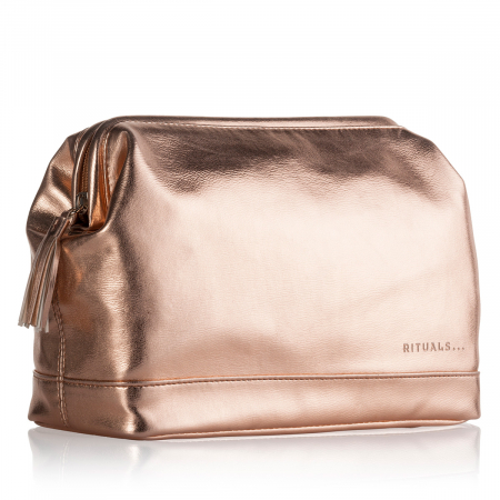 Une trousse de toilette