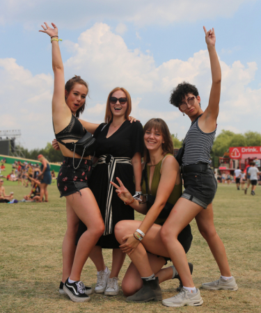Chiara (19), Imani (19), Cynthia (18) en Ana (19)