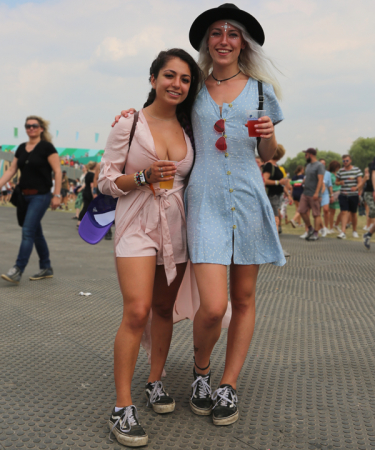 Anita (23) en Julia (21) uit Den Haag