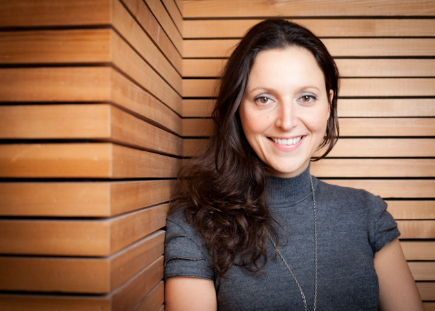 Julie, 37 ans, créatrice de Girleek, une plateforme digitale féminine et cofondatrice de l’ASBL MolenGeek, visant à rendre accessibles à tous les technologies et l’entrepreneuriat