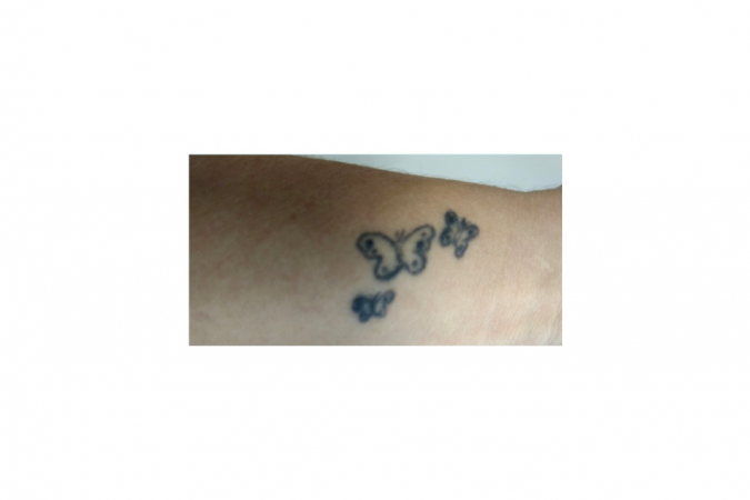 Helga (27) schaamt zich voor haar kinderachtige tatto