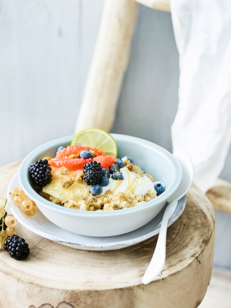 Zoete havermoutpap met vers fruit (4 pers. – 10 min.)
