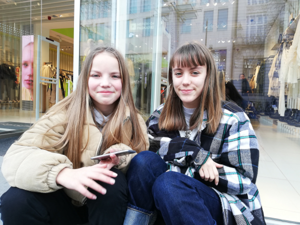 Helena (13) & Kato (14)