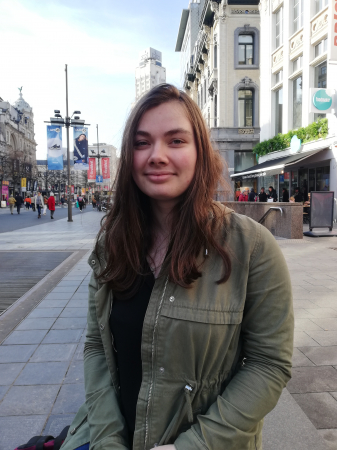 Yana (18)