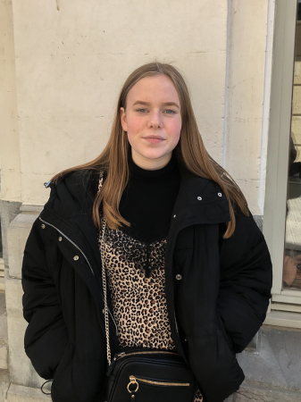 Julie (17)