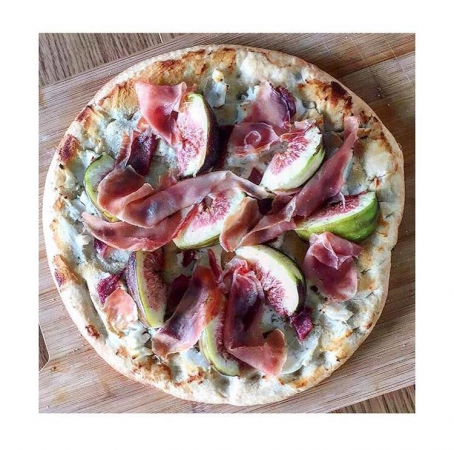4. Bloemkoolpizza met geitenkaas en vijgen