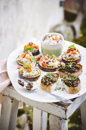Bruschetta met tapenade van zwarte olijven