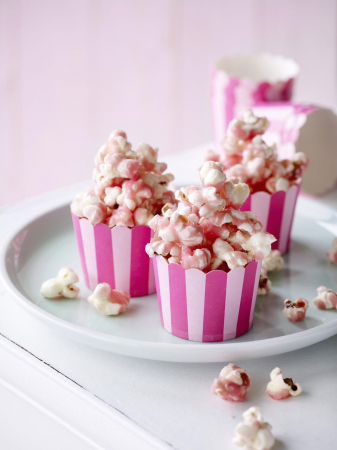 Pink popcorn met rodebietensap