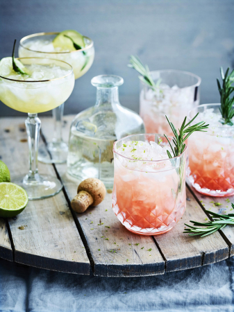 Spicy jalapeño-margarita (links op de foto)