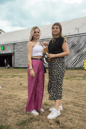 Silke (18) en Amber (19)