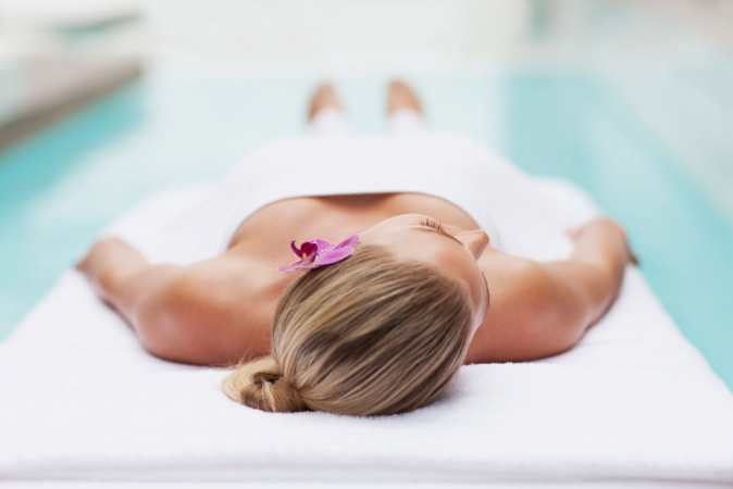 1. #TreatYoSelf met een massage of bezoekje aan de sauna