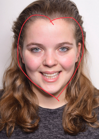 Cynthia (24) heeft een hartvormig gezicht.