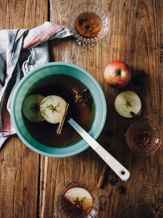 Pittige kaneel-appelpunch