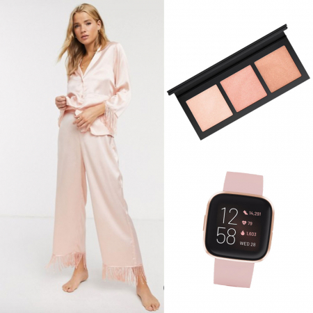 Pyjama, horloge en highlighter palette