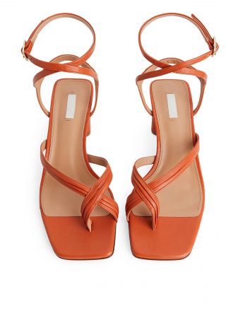 S comme Square-toed