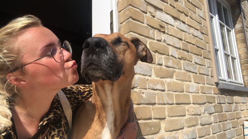 Femke wist dankzij haar adoptiehond haar depressie te overwinnen