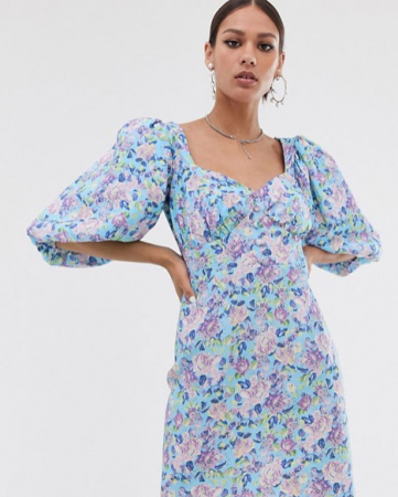Lichtblauwe mini-jurk met bloemenprint en pofmouwen