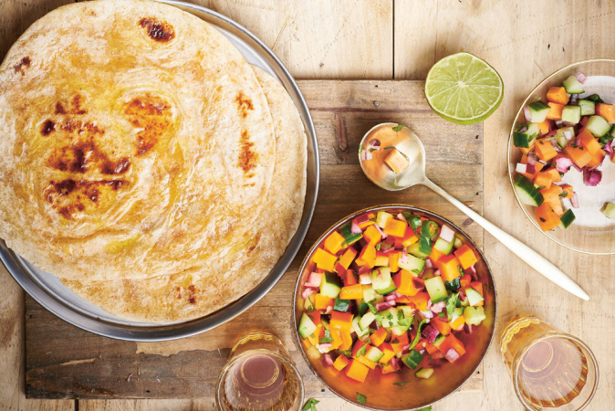 Kachumber-salade met paratha (2 pers., 35 + 60 + 8 min.)